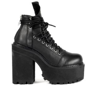 ISO!!! UNIF Thrash boot size 9